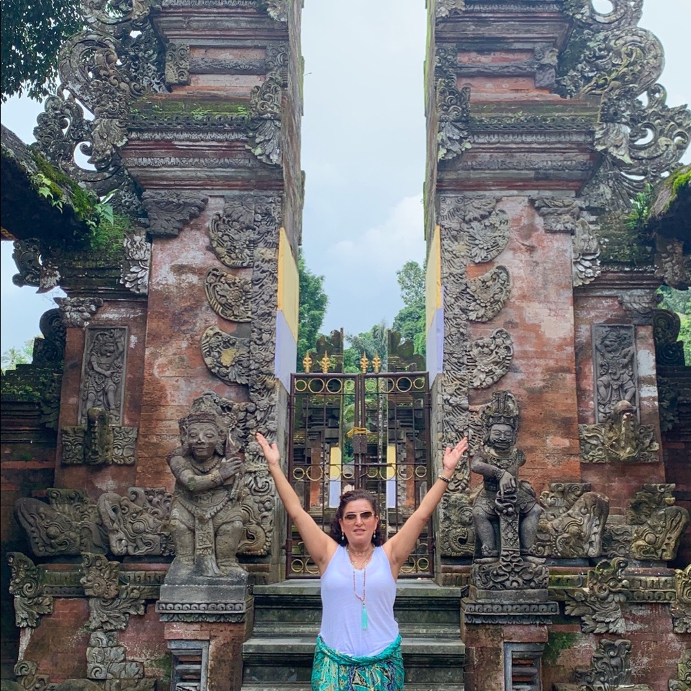 Meet your Posher, Roya - Picture 5 of 6